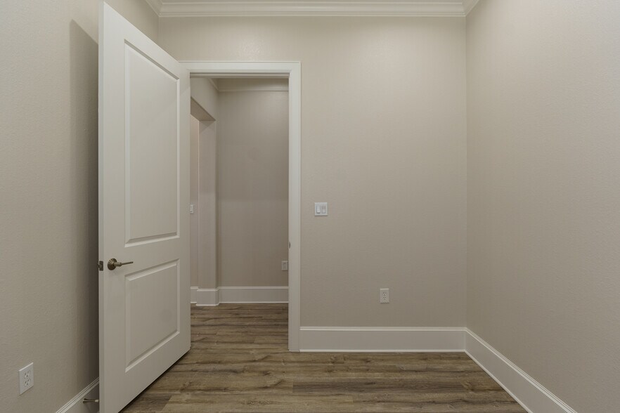 More Photos Of 19539 Champion Forest Dr, Spring Medical For Sale