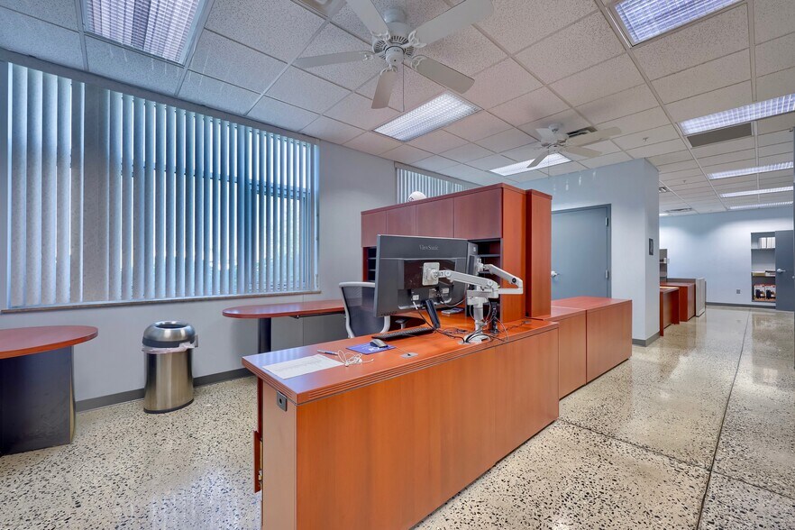 More Photos Of 22 Blackhawk Ln, Elizabethtown Distribution For Sale