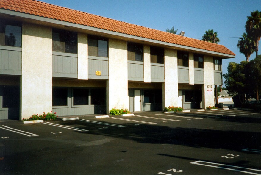 More Photos Of 6740 Kester Ave, Van Nuys Office For Lease