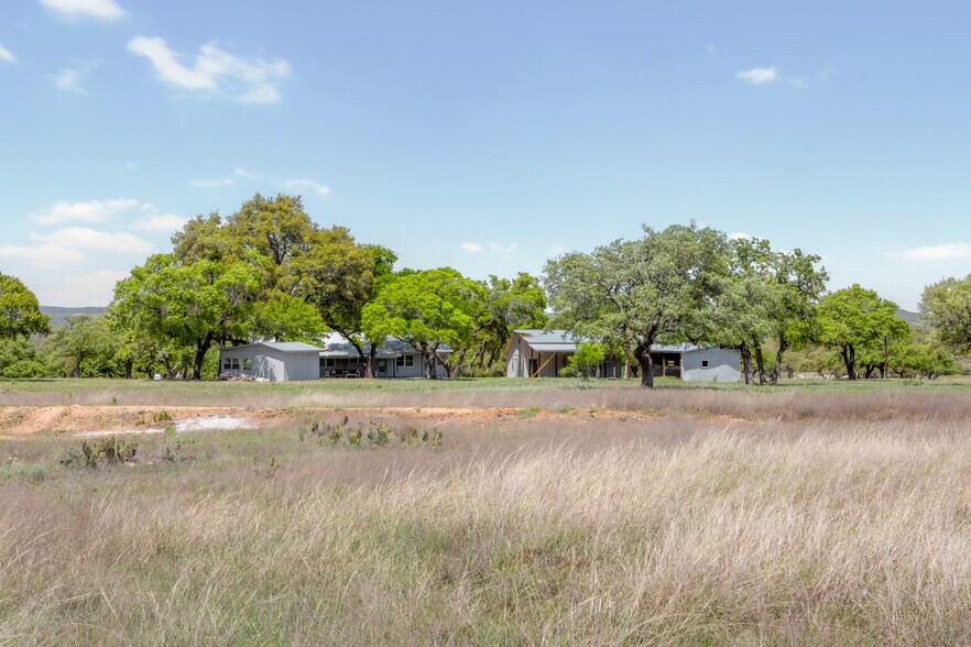 More Photos Of 9695 US-290 Hwy, Hye Land For Sale