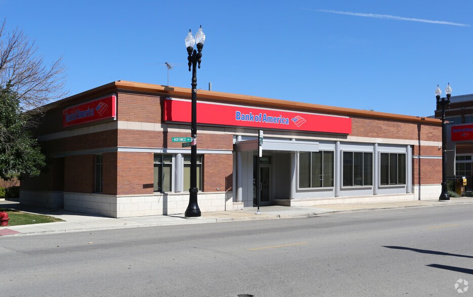 More Photos Of 6665 N Northwest Hwy, Chicago Bank For Lease