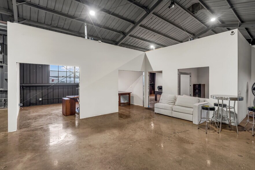 More Photos Of 2637 Saint Louis Ave, Signal Hill Warehouse For Sale