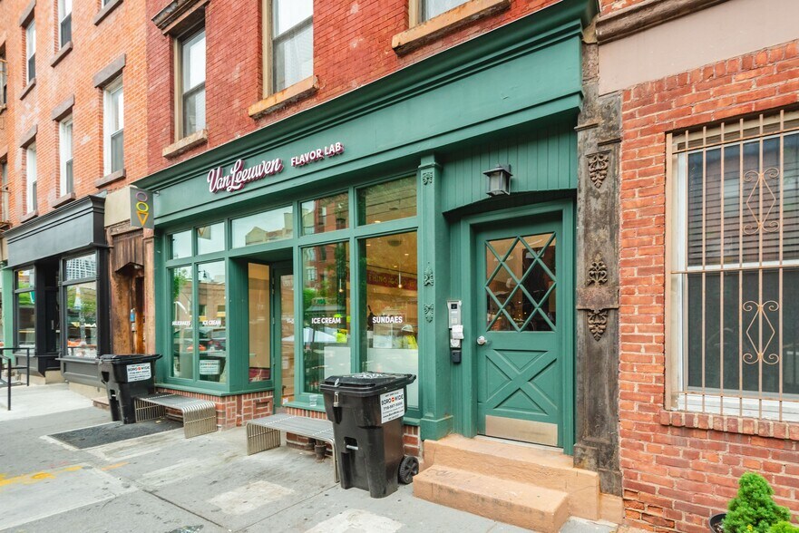 More Photos Of 136 Franklin St, Brooklyn Apartments For Sale