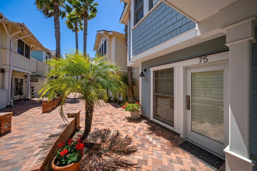 More Photos Of 74 San Francisco St, Avila Beach Flex For Sale