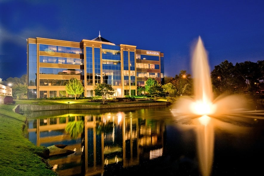 More Photos Of 272 Bendix Rd, Virginia Beach Unknown For Lease