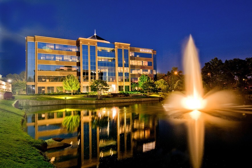 More Photos Of 272 Bendix Rd, Virginia Beach Unknown For Lease