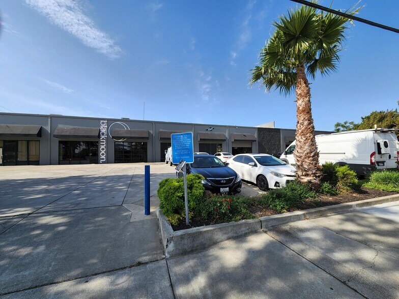 Primary Photo Of 600 Broadway, Sacramento Showroom For Lease