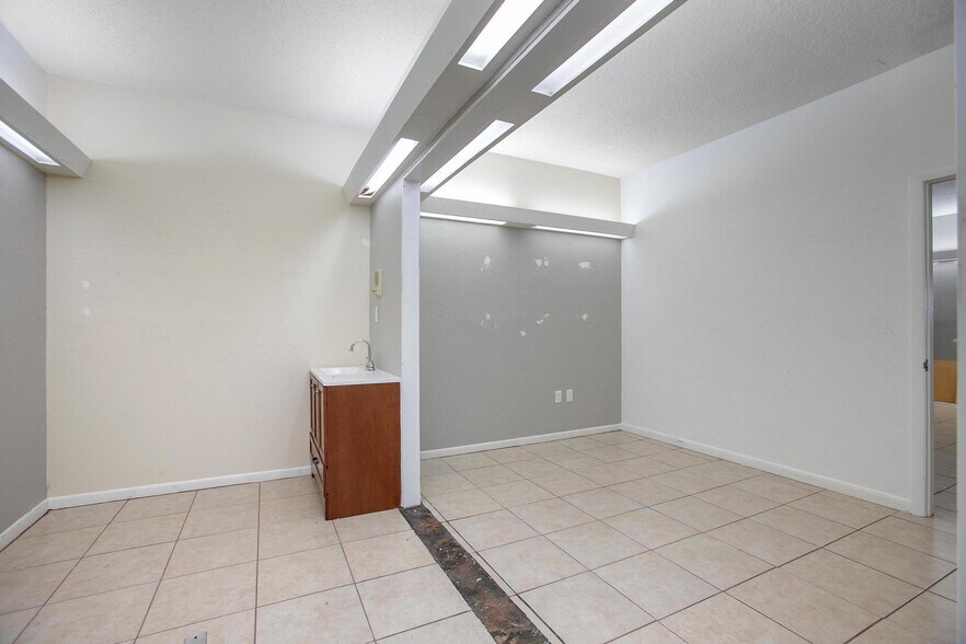 More Photos Of 1240 E Normandy Blvd, Deltona Office For Sale
