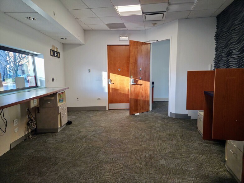 More Photos Of 1640 W Fullerton Ave, Chicago Bank For Sale