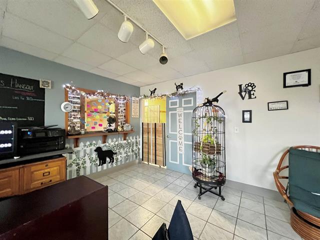 More Photos Of 525 S Fairfield Ave, Juneau General Retail For Sale