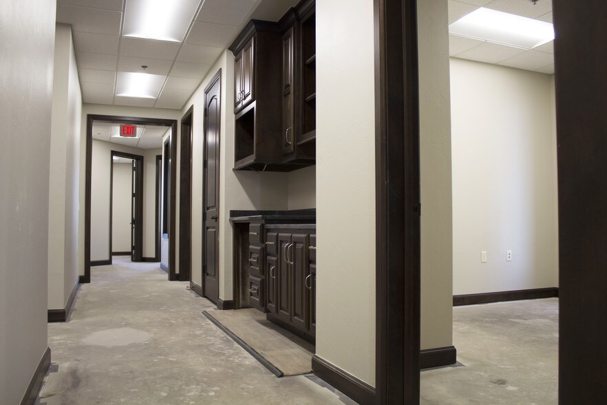 More Photos Of 225 Lilac Dr, Edmond Office For Lease