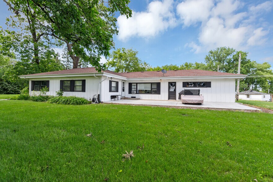 More Photos Of 41W597 US Highway 20, Hampshire Flex For Sale