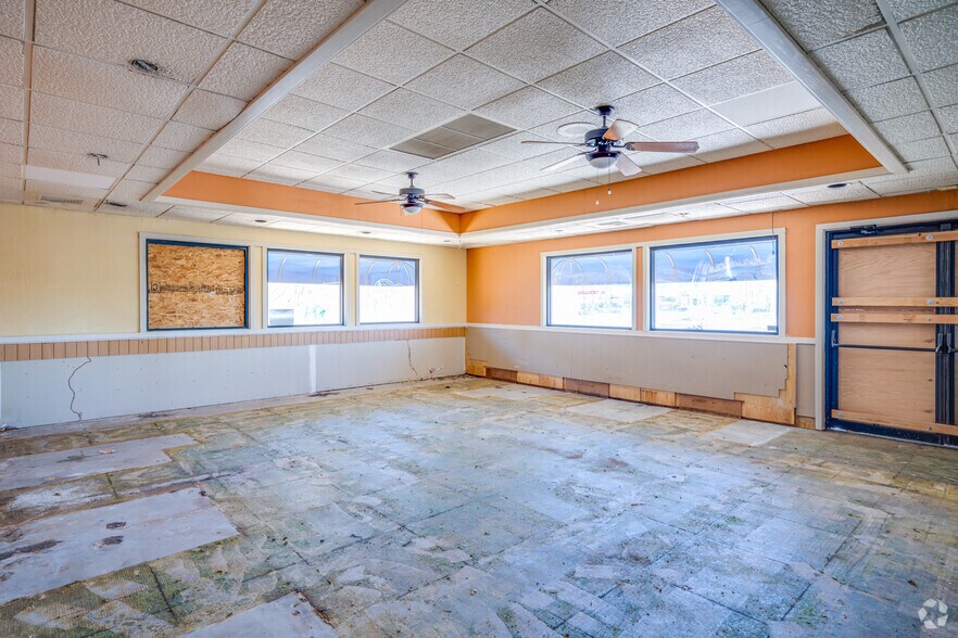 More Photos Of 1920 W Bell Rd, Phoenix Restaurant For Sale