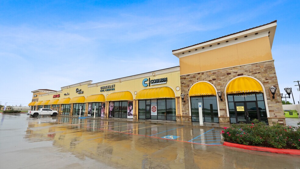 More Photos Of 6500 7th St, Bay City Storefront Retail Office For Lease