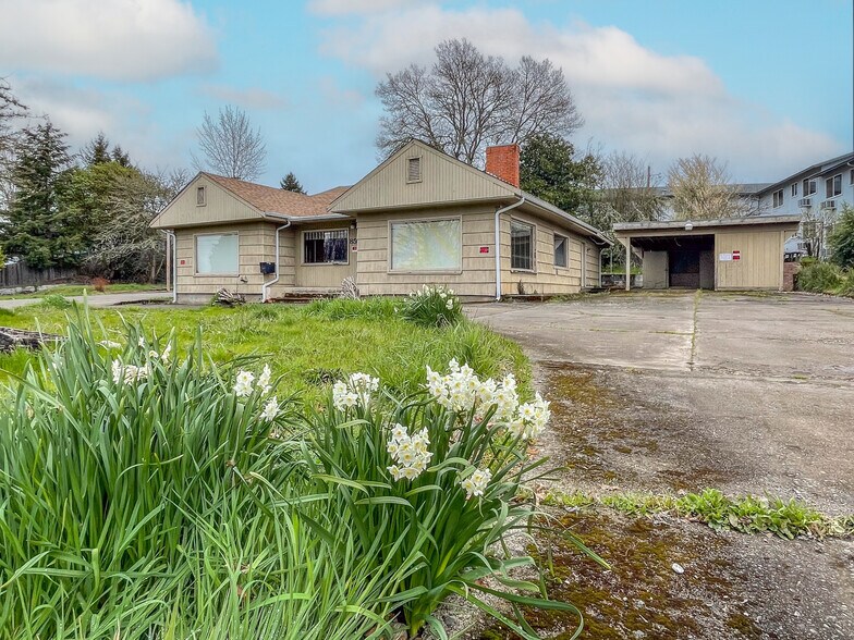 More Photos Of 859 W Lookingglass Rd, Roseburg Office For Sale