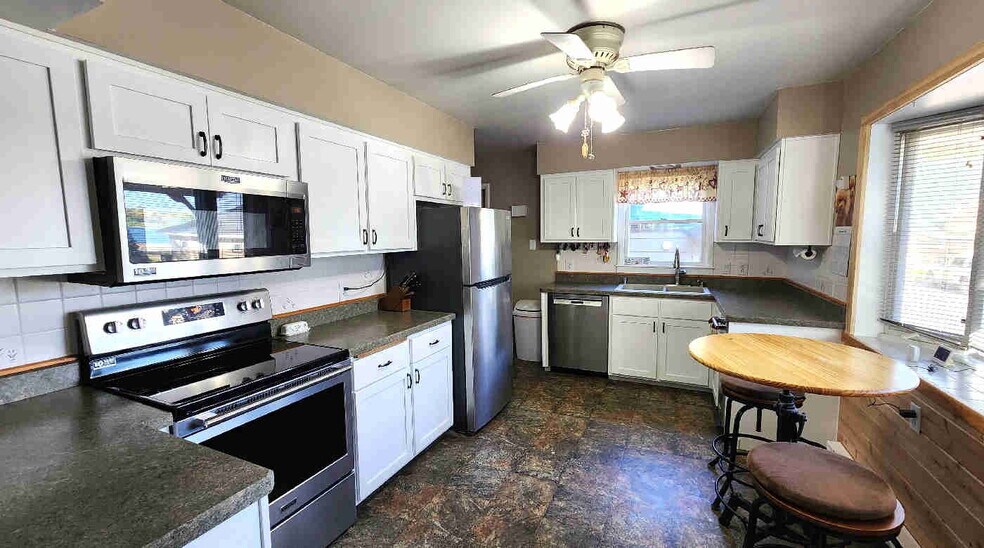 More Photos Of 19222 Echo Ridge Dr, Nevis Hotel For Sale