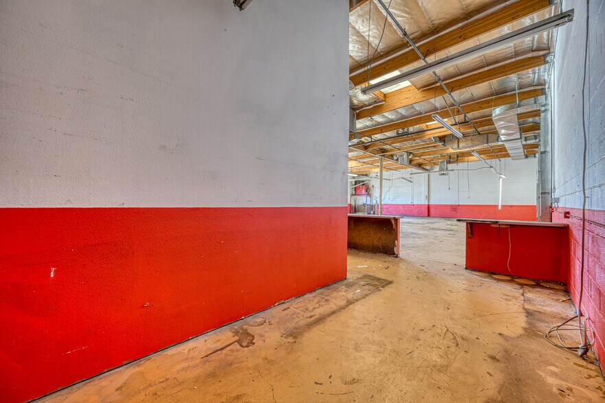 More Photos Of 4185 W Tompkins Ave, Las Vegas Auto Repair For Sale