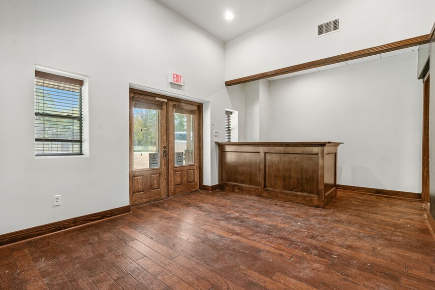 More Photos Of 213 Prairie St, Montgomery Industrial For Sale