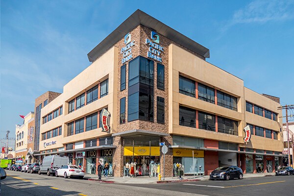 More Photos Of 777 E 12th St, Los Angeles Office For Lease