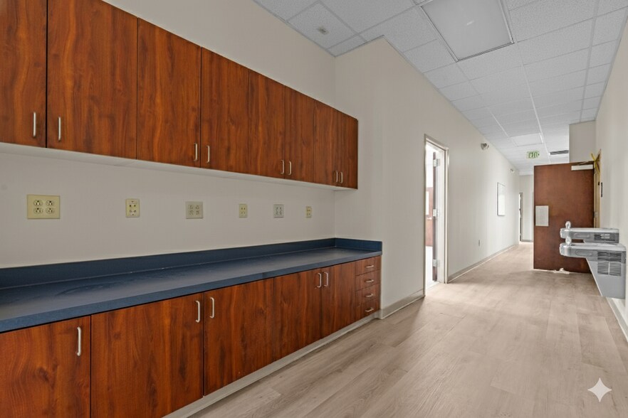 More Photos Of 1730 Five Points Ln, Fuquay Varina Warehouse For Lease