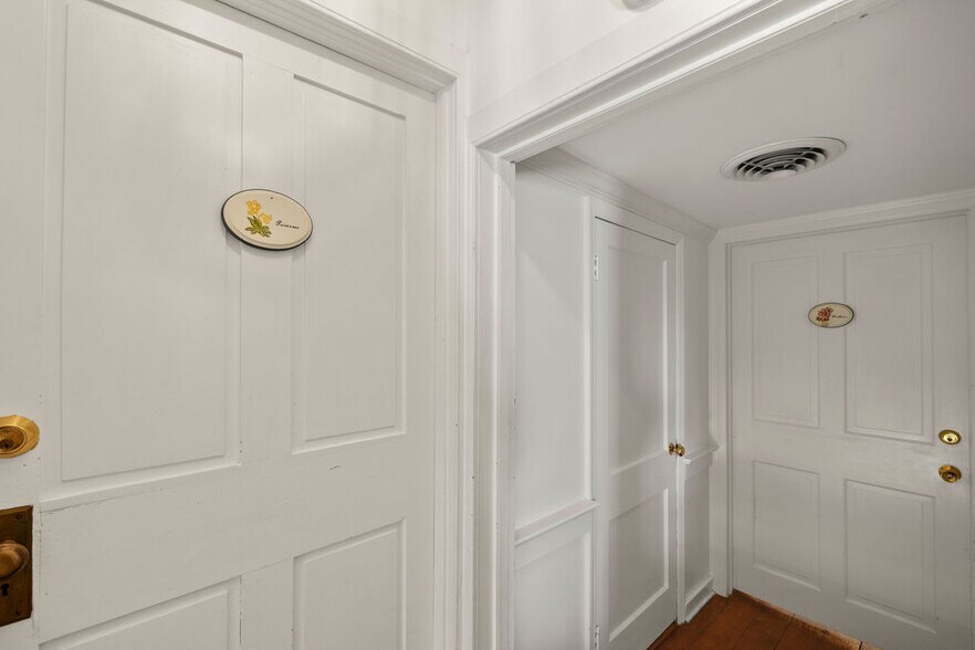 More Photos Of 40 Hospital Rd, Gettysburg Hotel For Sale