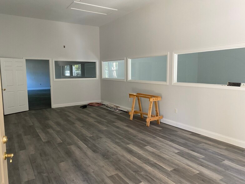 More Photos Of 2726 6th Ave W, Bradenton Office For Sale