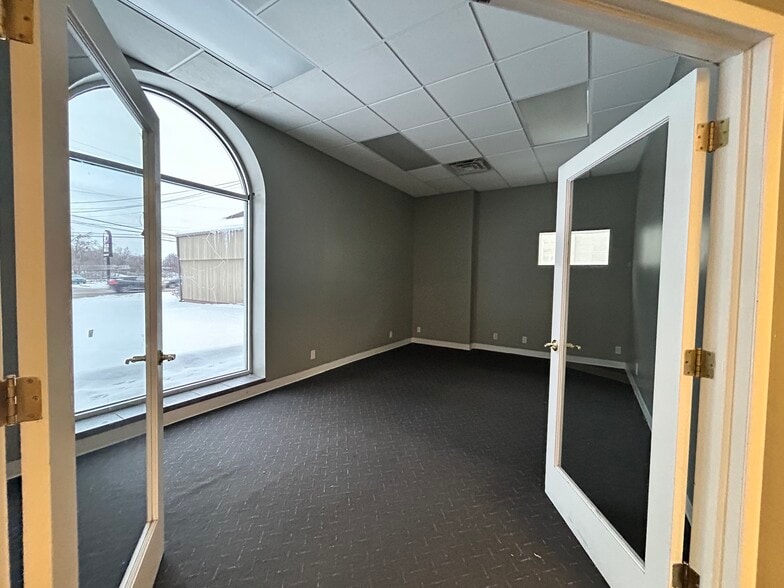 More Photos Of 3234 S Westnedge Ave, Kalamazoo Medical For Sale