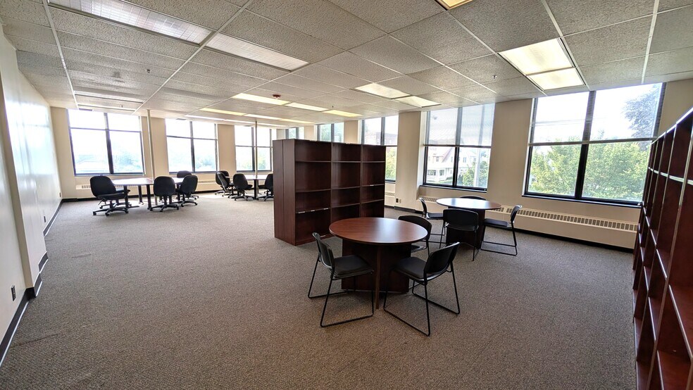 More Photos Of 1030 E Jefferson Blvd, South Bend Office For Lease