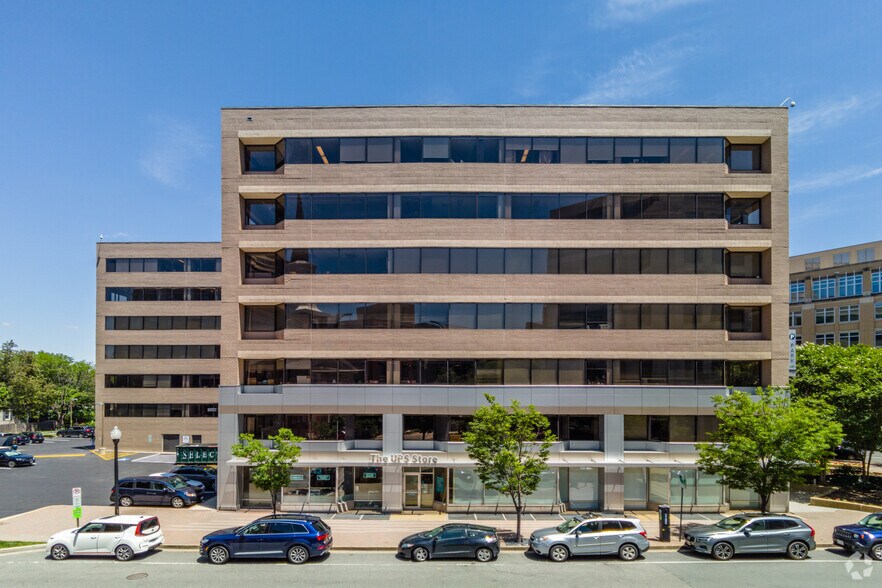 More Photos Of 3033 Wilson Blvd, Arlington Office For Lease