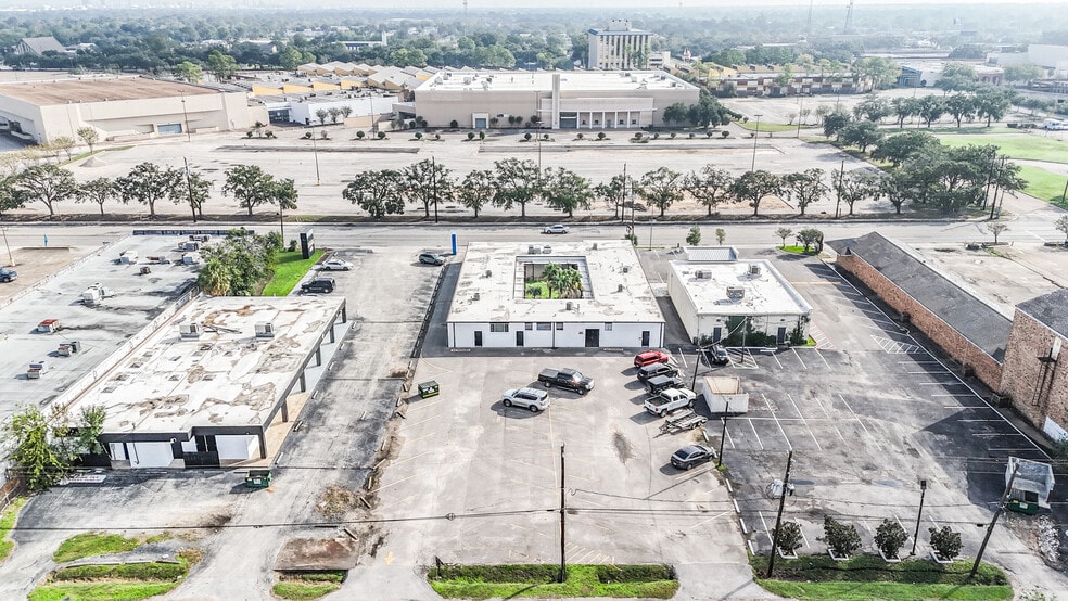 More Photos Of 1022 Pasadena Blvd, Pasadena Medical For Sale