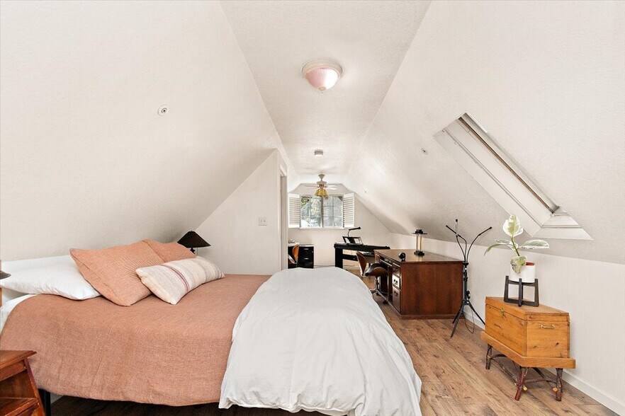 More Photos Of 39226 N Shore Dr, Fawnskin Restaurant For Sale