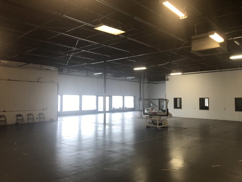 More Photos Of 3617-3633 E Raymond St, Indianapolis Warehouse For Lease
