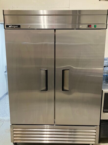 More Photos Of 74 N Washington St, Oxford Freestanding For Sale