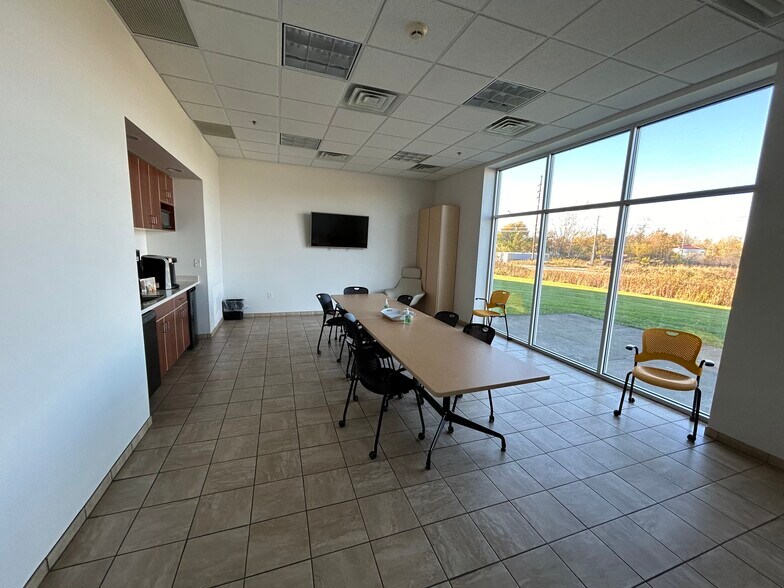 More Photos Of 38 Allen St, Auburn Warehouse For Lease