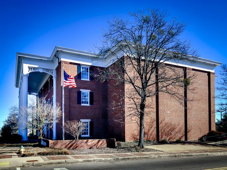 More Photos Of 710 Main St, Columbus Office For Sale