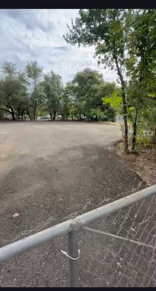 More Photos Of 350 Park Marina Ave, Redding Land For Lease