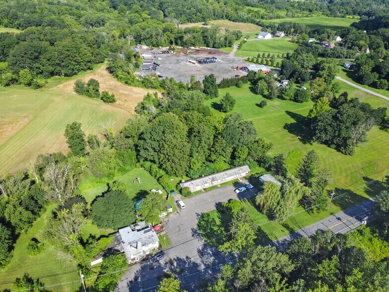 More Photos Of 1049 River Rd, Selkirk Hotel For Sale