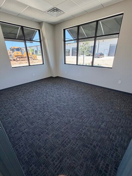 More Photos Of 6870 Rendon Bloodworth, Fort Worth Industrial For Sale