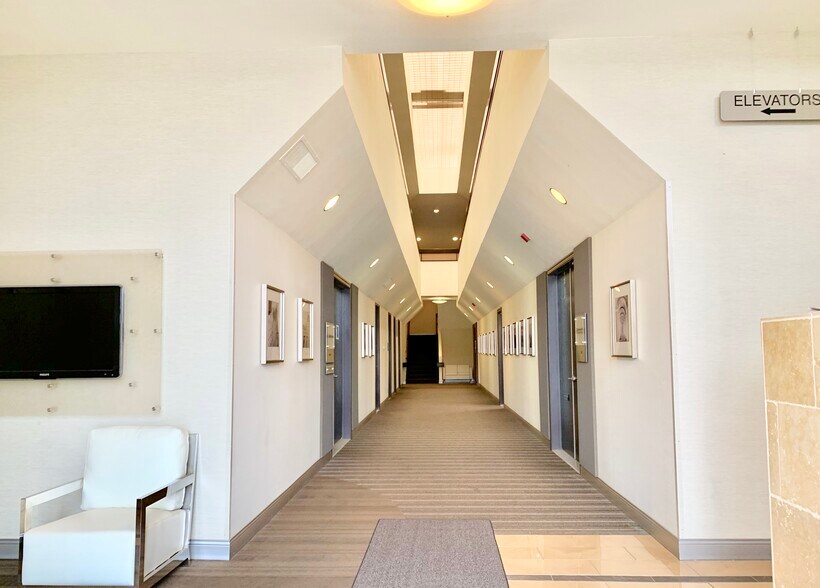 Primary Photo Of 100 Clock Tower Pl, Carmel Coworking Space