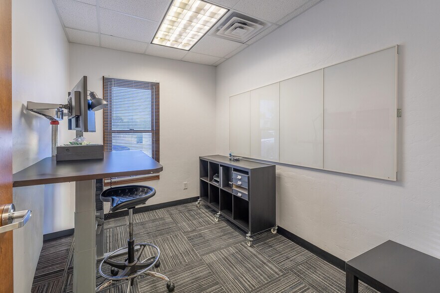 More Photos Of 3360 N Country Club Rd, Tucson Office Residential For Sale