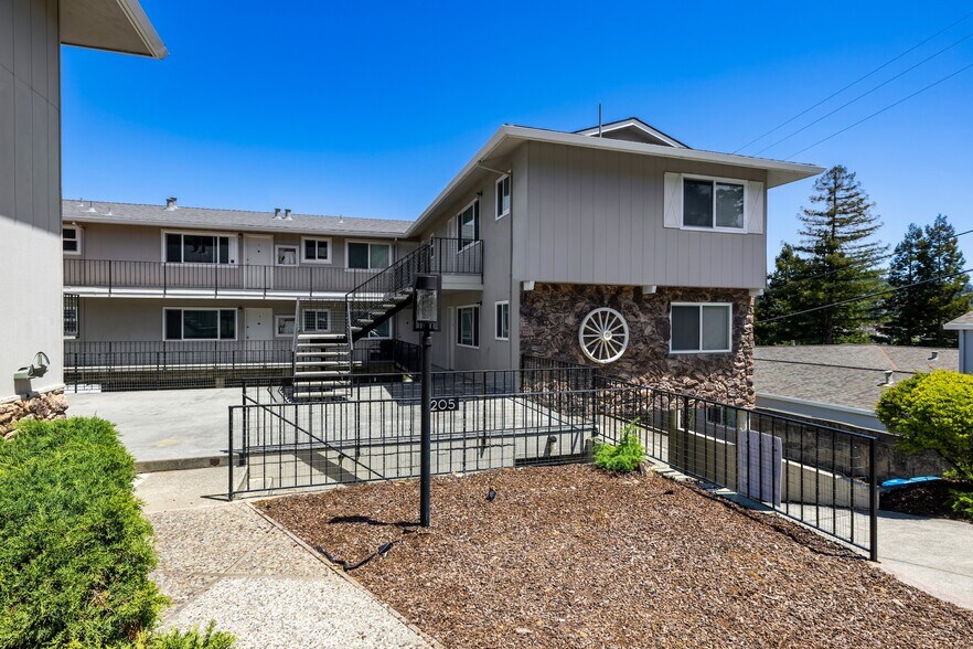 More Photos Of 1205 Geraldine Way, Belmont Apartments For Sale
