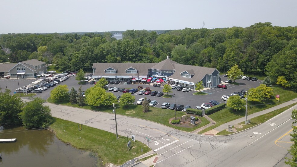 More Photos Of 11691-11695 Fall Creek Rd, Indianapolis Storefront For Lease