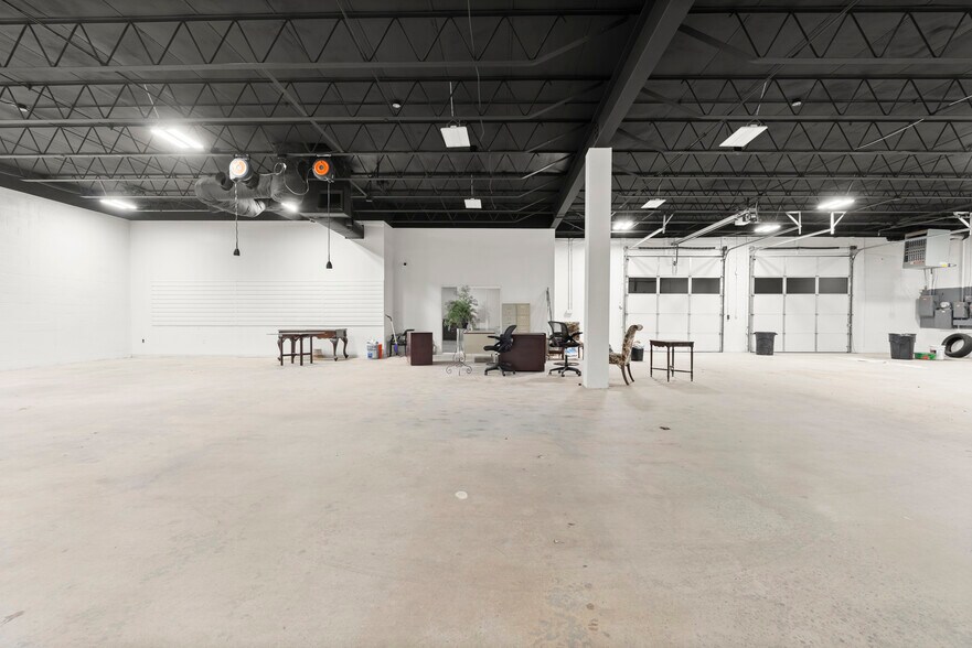 More Photos Of 203 Rio Cir, Decatur Light Distribution For Lease