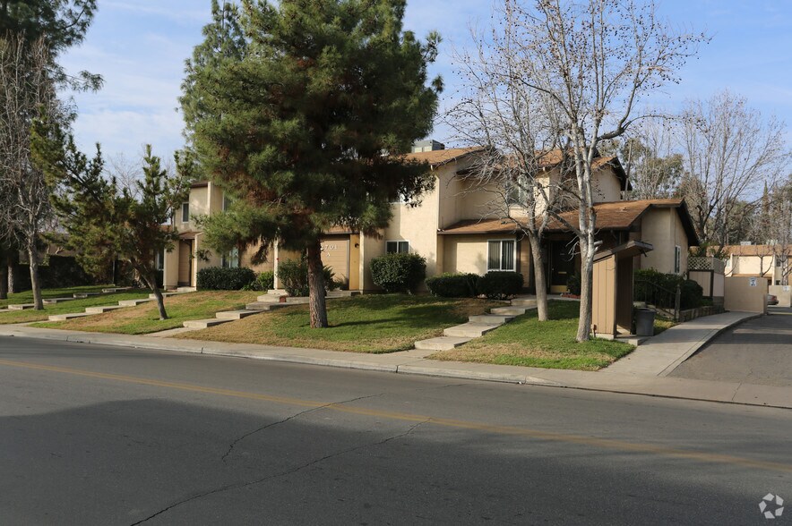 Primary Photo Of 2701 S Real Rd, Bakersfield Apartments For Sale
