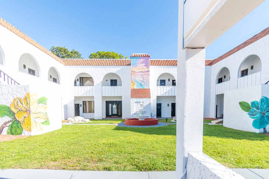 More Photos Of 6710 Embassy Blvd, Port Richey Medical For Lease