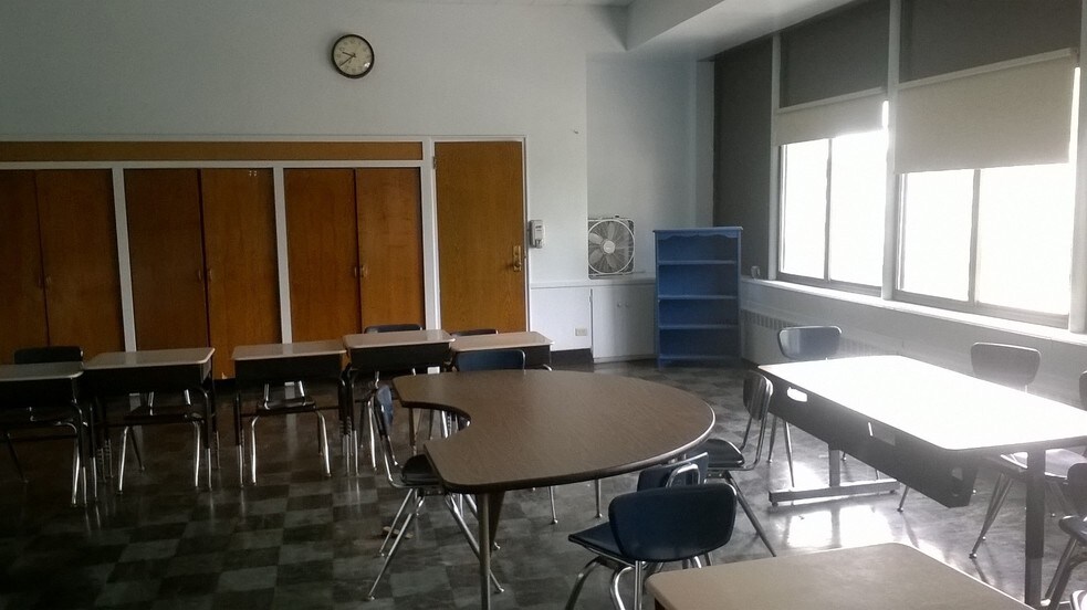 More Photos Of 1291 Elmwood Ave, Cranston Schools For Sale