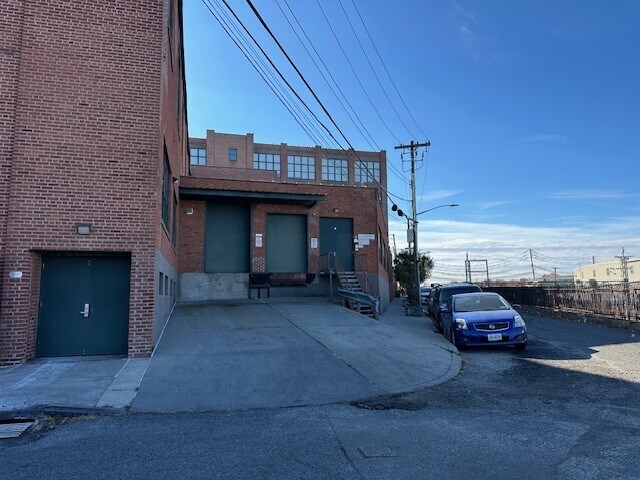 More Photos Of 31 South St, Mount Vernon Light Manufacturing For Lease