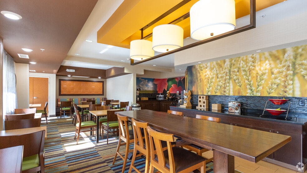 More Photos Of 5200 Cardinal Square Blvd, Saginaw Hotel For Sale