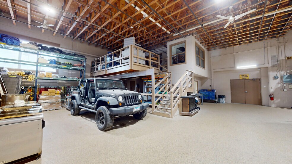 More Photos Of 111 S Lake St, Montgomery Service For Sale