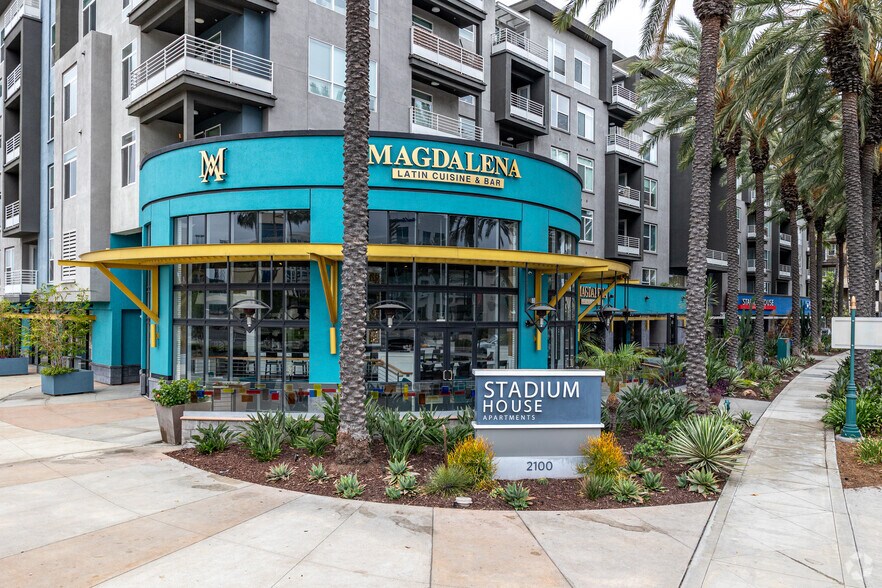 More Photos Of 2100 E Katella Ave, Anaheim Apartments For Lease